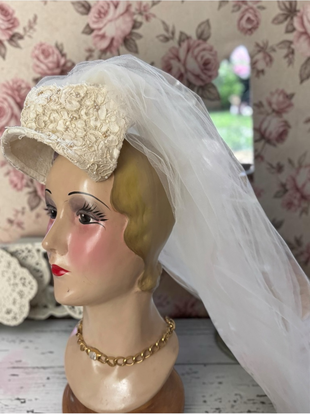 Amazing vintage 40’s floral
Lace cathedral 6 ft train headpiece